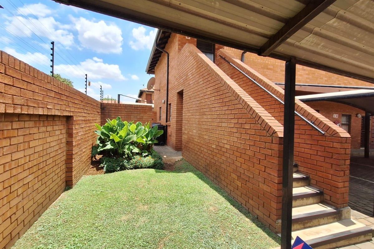 Lock-Up-and-Go Living – Perfect for First-Time Buyers! - Photo 3