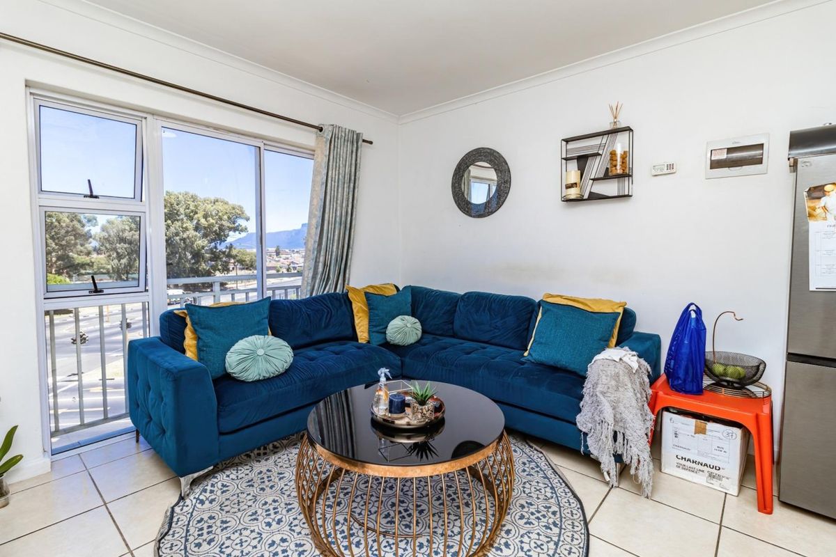 Top-Floor Gem: A Bright and Modern Investment Opportunity! - Photo 3