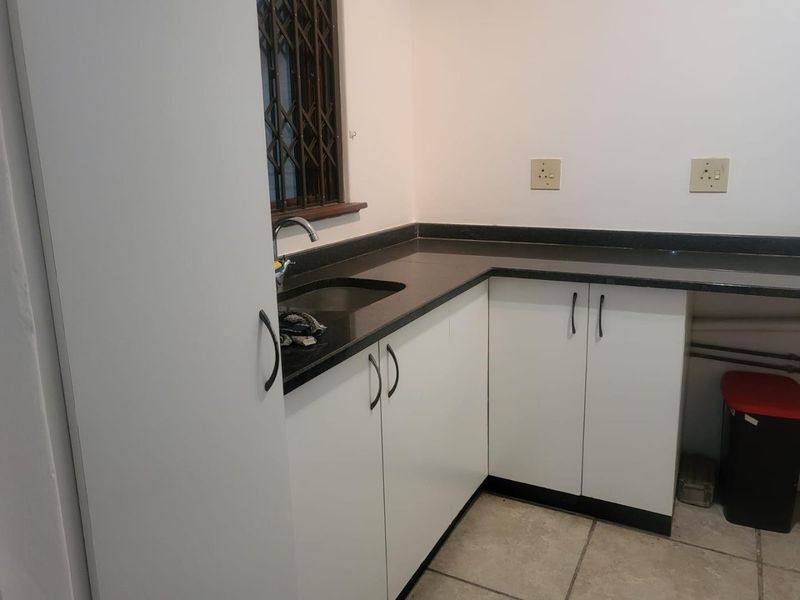 Dream Family Home with a Wealth of Potential in Queensburgh! - Photo 4