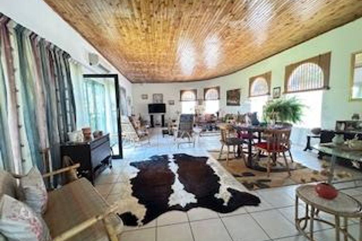 Live, Farm, Entertain: Exclusive 8.5-Hectare Property - Photo 5