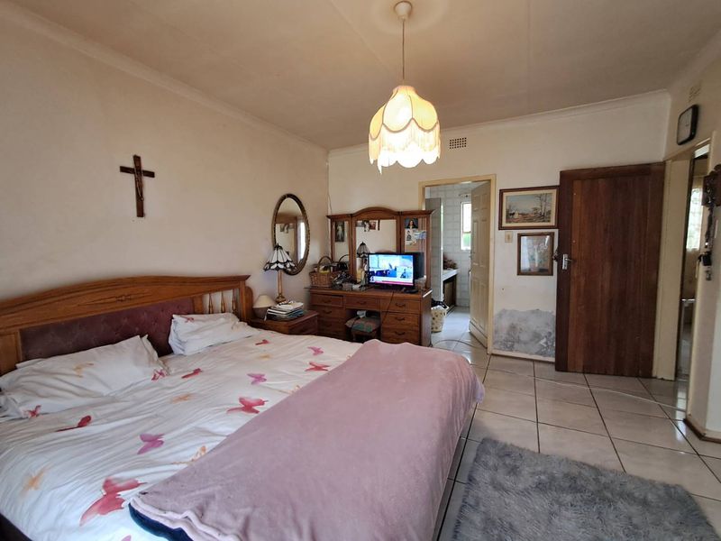 Endless Possibilities in This 3-Bedroom Family Home! - Photo 10