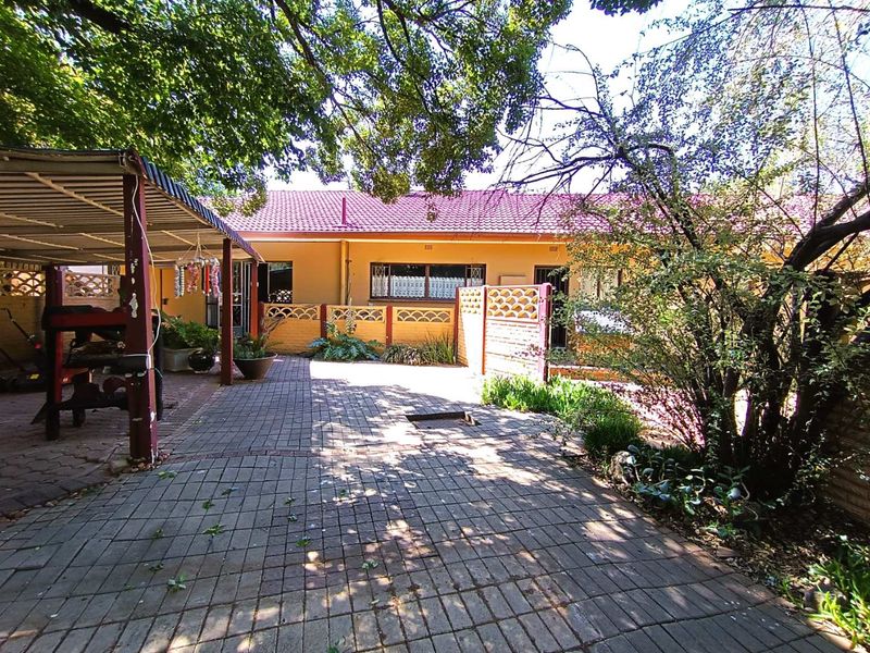 Prime Investment Opportunity – Corner Stand Gem Near UFS - Photo 2