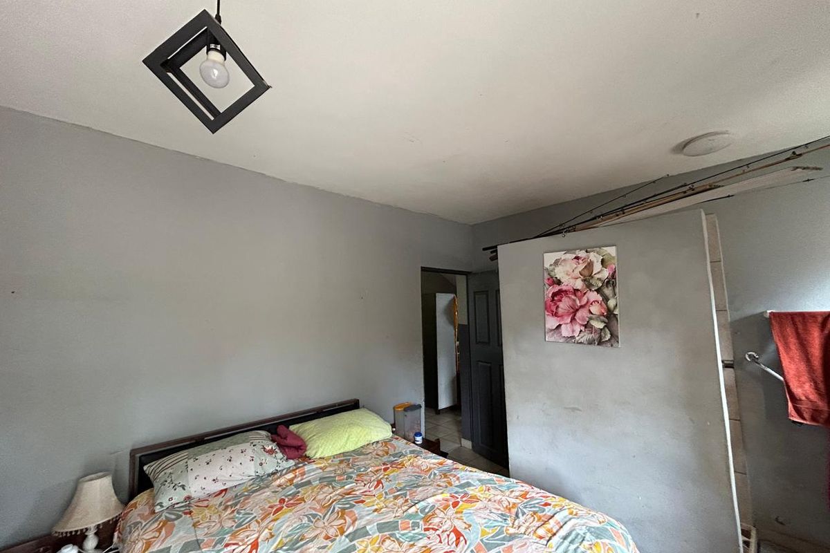 Double Storey 5-Bedroom Home with En-Suites, Balcony & Veranda Views a Stone's Throw from Tzaneen - Photo 5