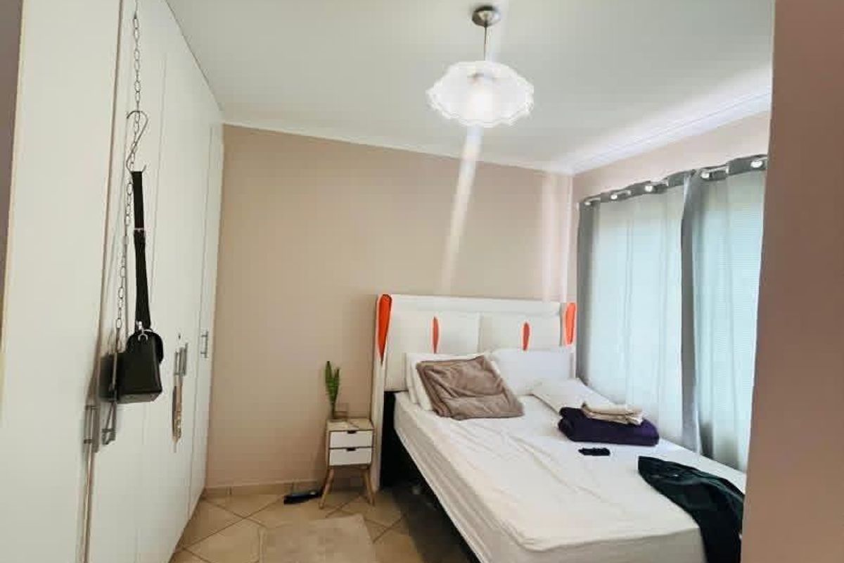Comfort & Convenience At Bonsec Heights - Photo 3