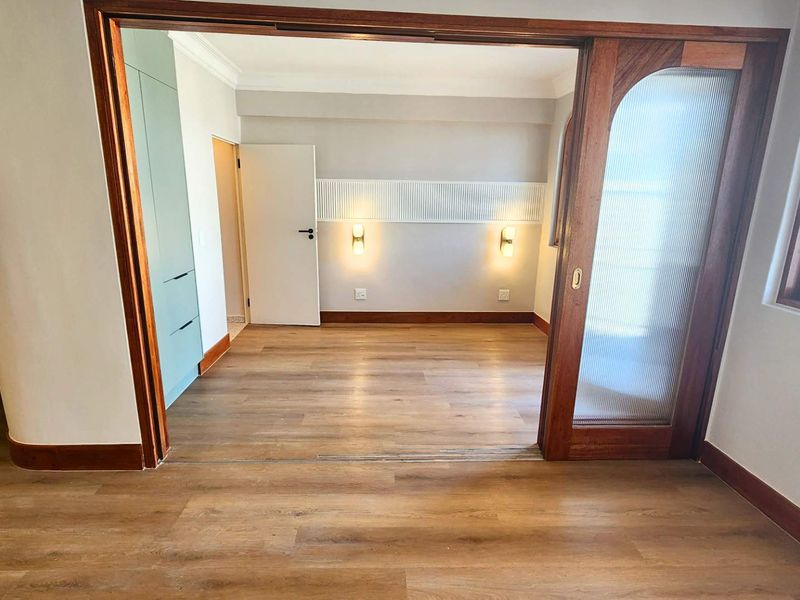 Modern, art deco lifestyle, fun & whimsical - Photo 7