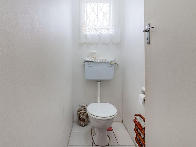 # Bedroom house in a popular area. - Photo 10