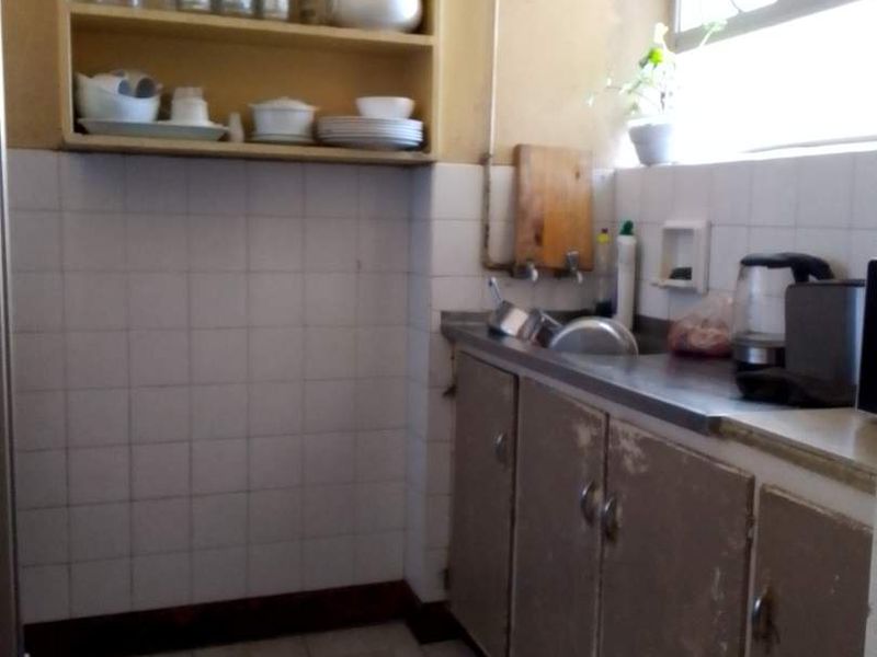 Bachelor Apartment In Durban Central - Photo 7