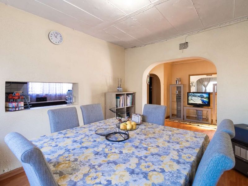 Income generating 3 Bedroom House with 2x Flatlets - Photo 6