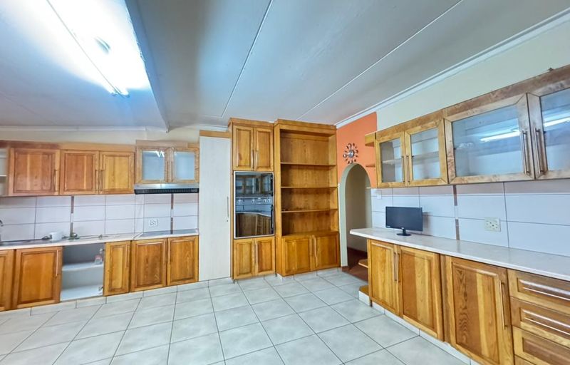 Freestanding House To Let