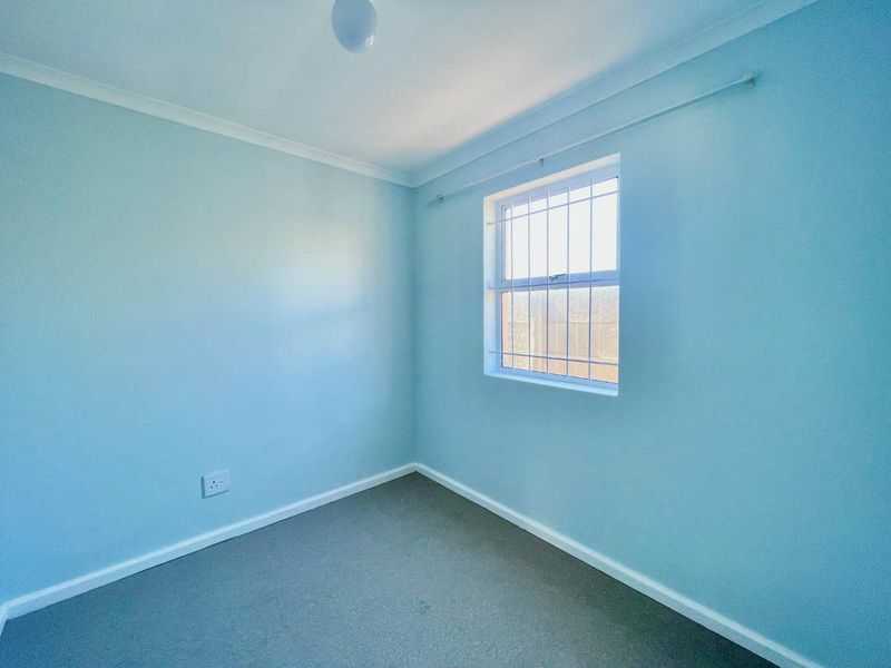 Secure Starter Home - Photo 9