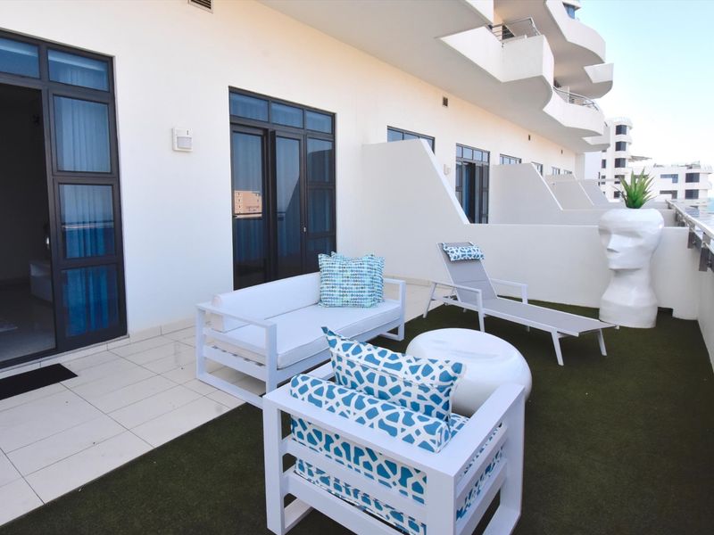 Where Luxury Meets Convenience - Photo 3