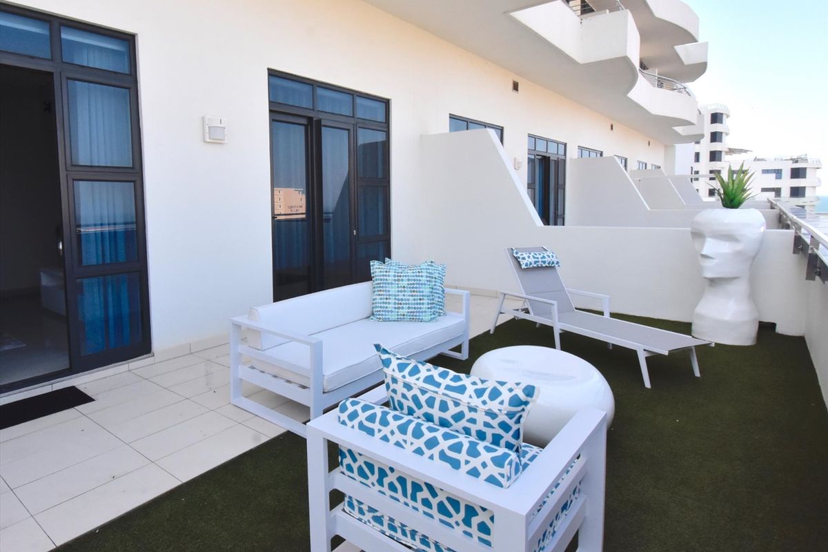 Where Luxury Meets Convenience - Photo 3