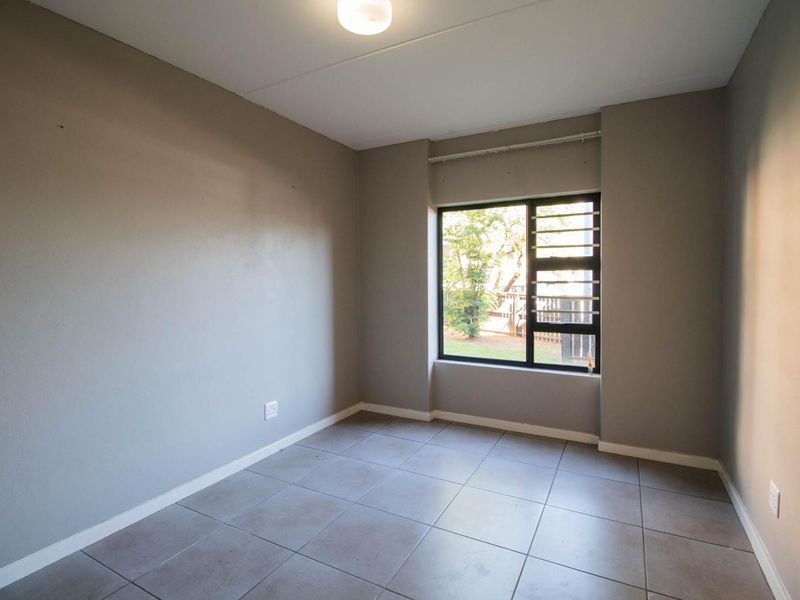 2 Bedroom Ground Floor Apartment for Sale - Photo 2