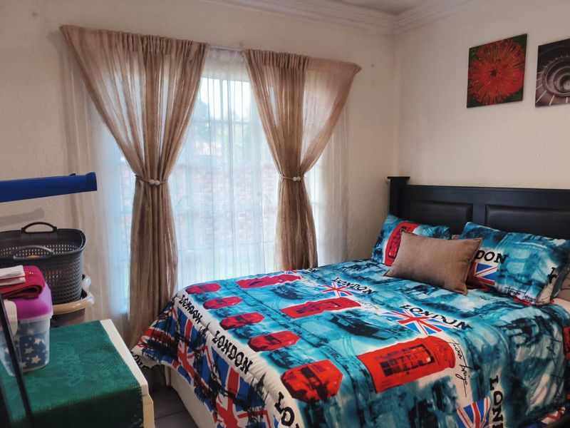 3 bedroom facebrick home in a Great area! - Photo 10
