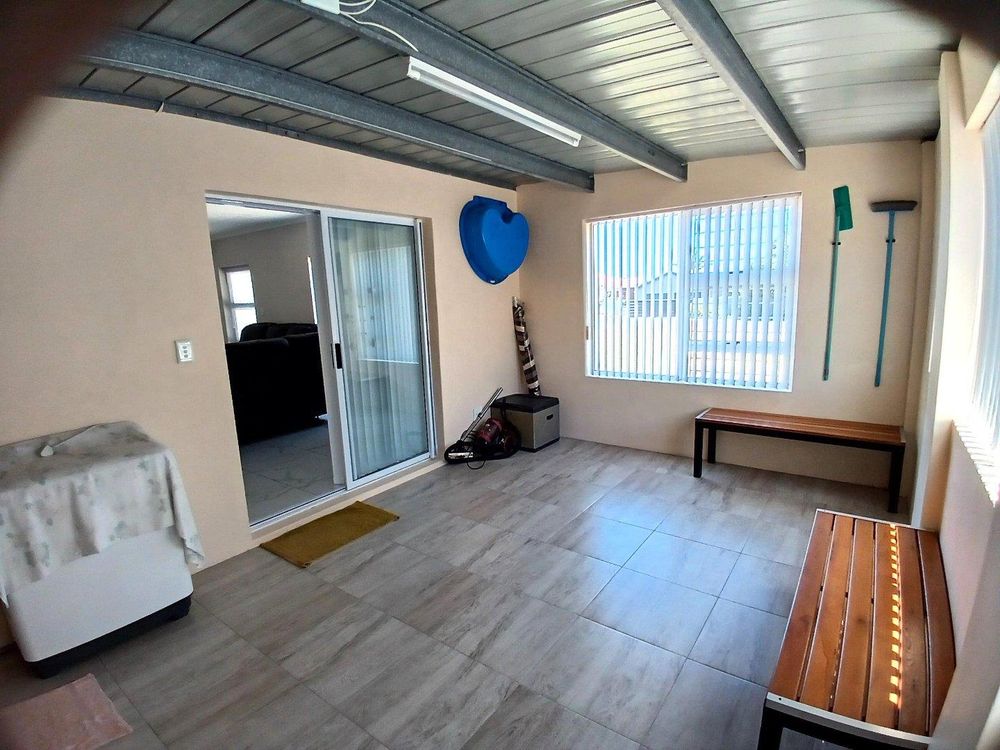 BBQ Room - accessed from Living Area.