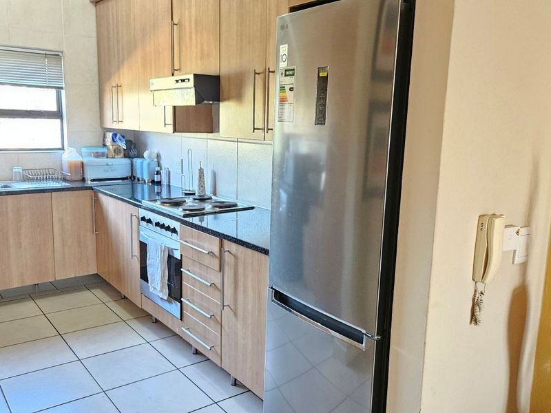 3 bedroom Apartment in Morningside - Photo 4