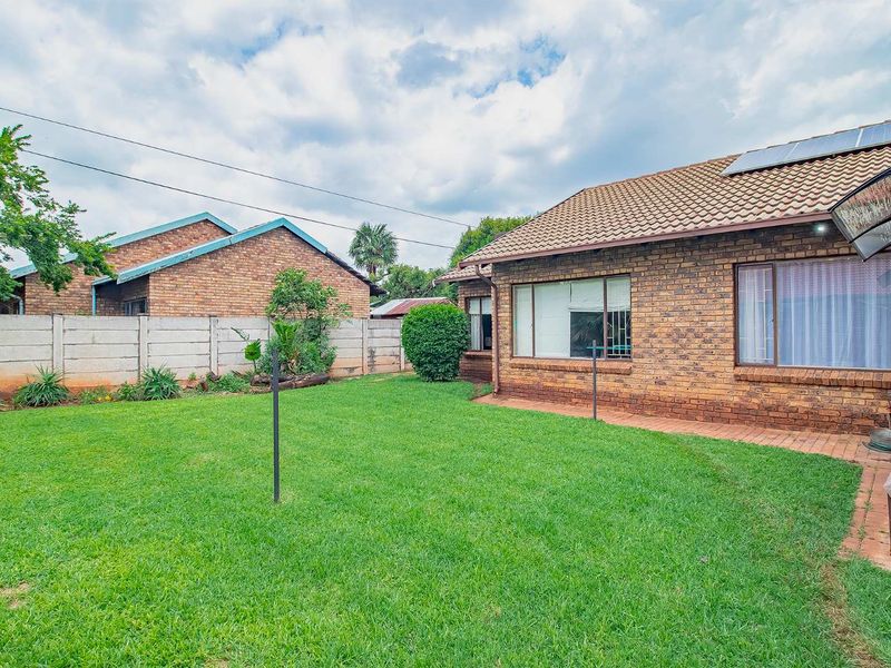 Ideal Lock up and go family home, in a great condition. - Photo 2