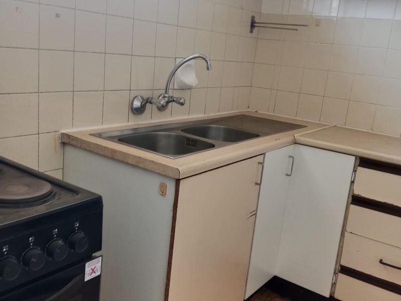 A BACHELOR FLAT TO RENT IN SUNNYSIDE - Photo 8