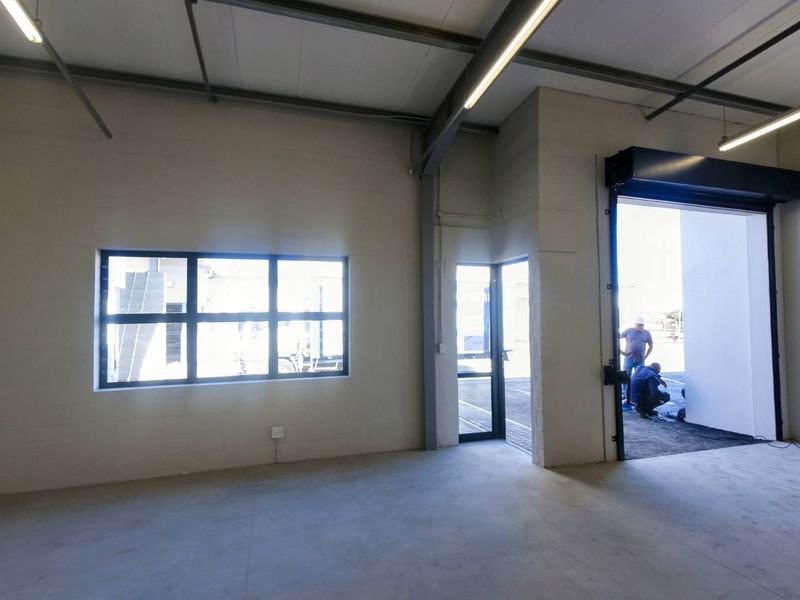 108SQM LIGHT INDUSTRIAL WAREHOUSE TO LET ALONG KOEBERG ROAD - MONTAGUE GARDENS - Photo 6