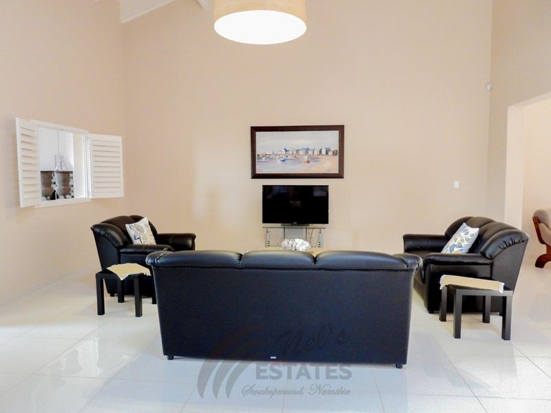 3 Bedroom House For Sale in Kramersdorf - Photo 3