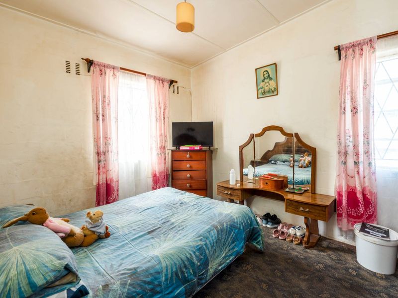 Charming 3-Bedroom Freestanding Home in Ocean View – Estate Late Sale for R850,000 - Photo 10