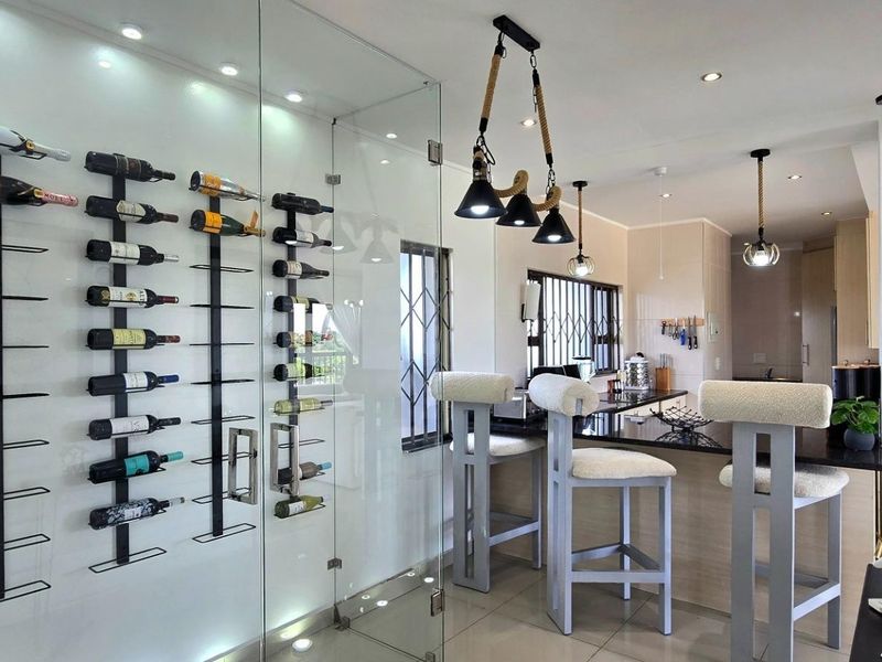 Celestial Elegance: Your Top-Tier Sky-High Sanctuary - Photo 3