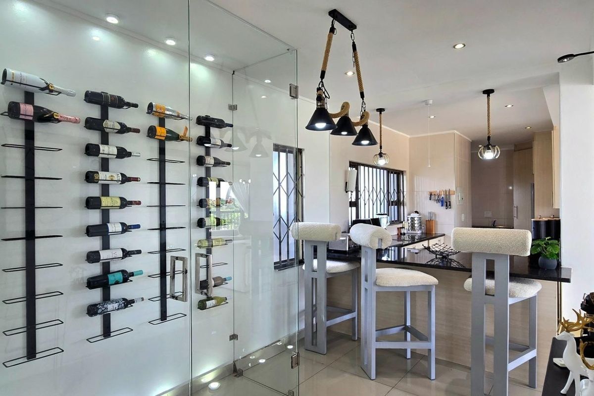 Celestial Elegance: Your Top-Tier Sky-High Sanctuary - Photo 3