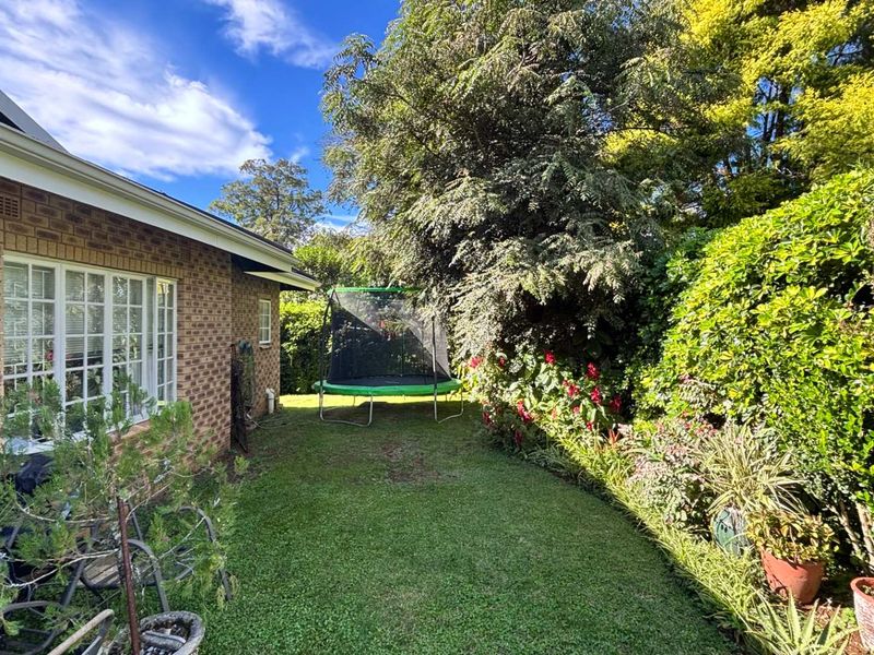 Peaceful 50+ Living with Space, Comfort & Charm  A Warm, Welcoming Home in a 50+ Community  Easy Living, Beautiful Gardens & Room to Relax - Photo 9