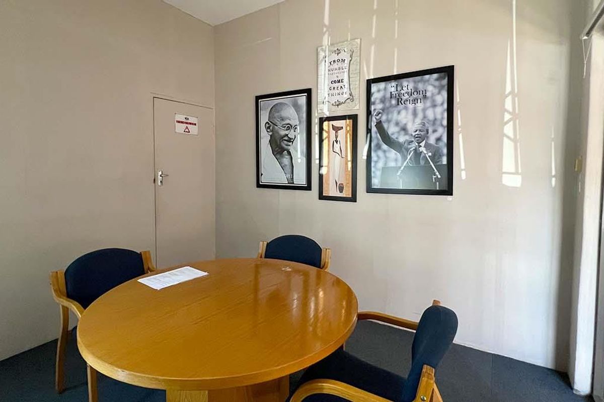 INDUSTRIAL MANUFACTURING WAREHOUSE AND OFFICES - Photo 5