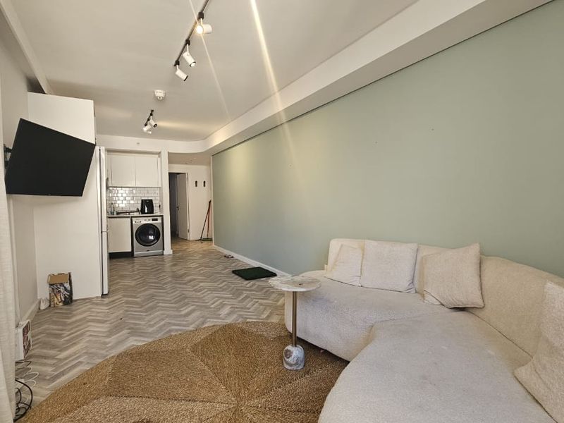 CBD Living Made Easy | Semi-Furnished 1-Bedroom Apartment with Secure Parking - Photo 3