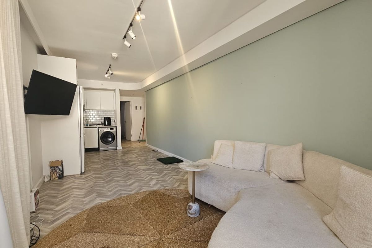 CBD Living Made Easy | Semi-Furnished 1-Bedroom Apartment with Secure Parking - Photo 3