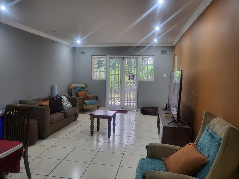 WELCOME TO YOUR DREAM HOME IN MALVERN QUEENSBURGH - Photo 5