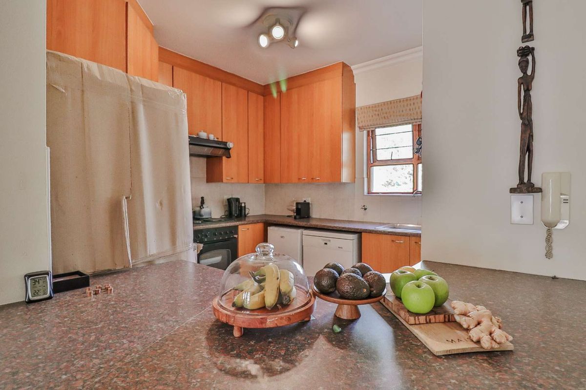 Lovely 2 bedroom, 2 bathroom available for sale in Bryanston - Photo 4