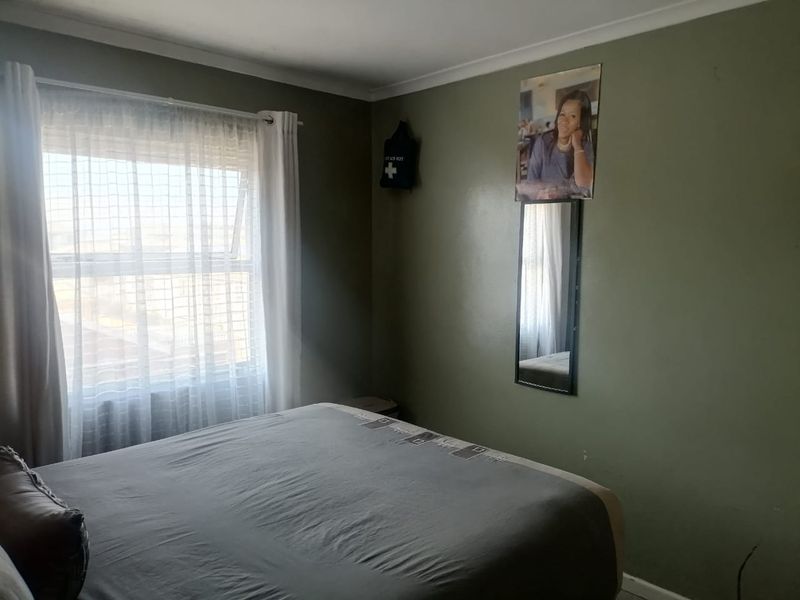 Modern 2 Bedroom Apartment - Photo 8