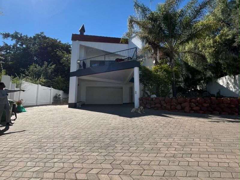 LUXURY HILL HOME FOR SALE in KLEIN WINDHOEK - Photo 4