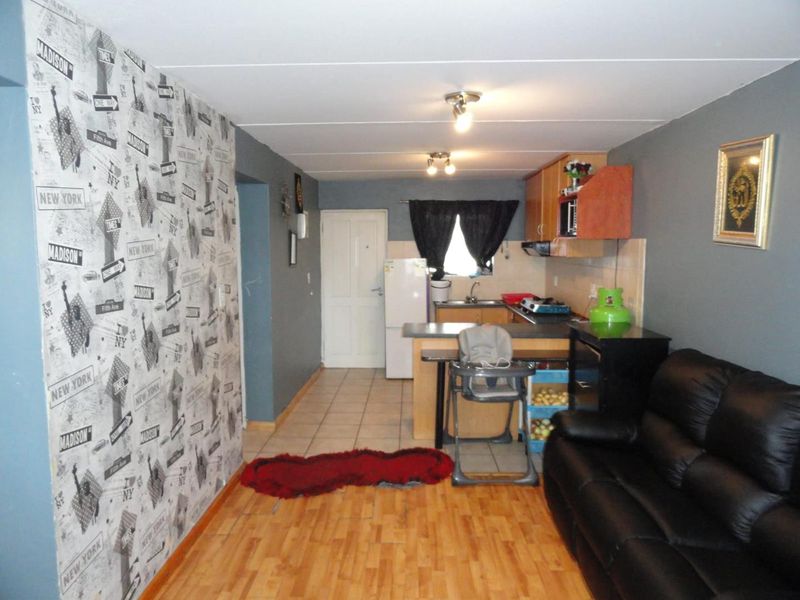 2 Bedroom Apartment for sale in Bellville - Photo 4