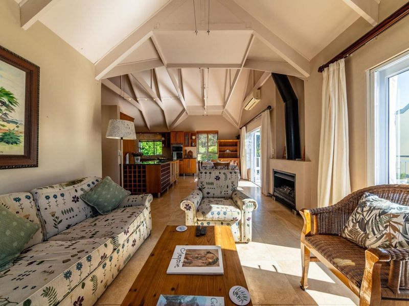 Spacious Furnished Apartment with Mountain Views in Stellenbosch - Photo 5