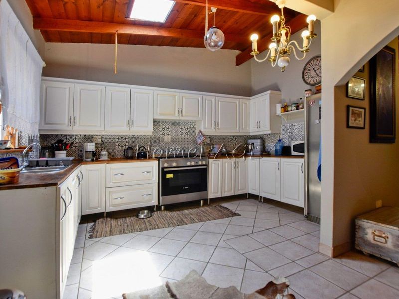 Vineta, Swakopmund:  Home with lovely period features - Photo 8