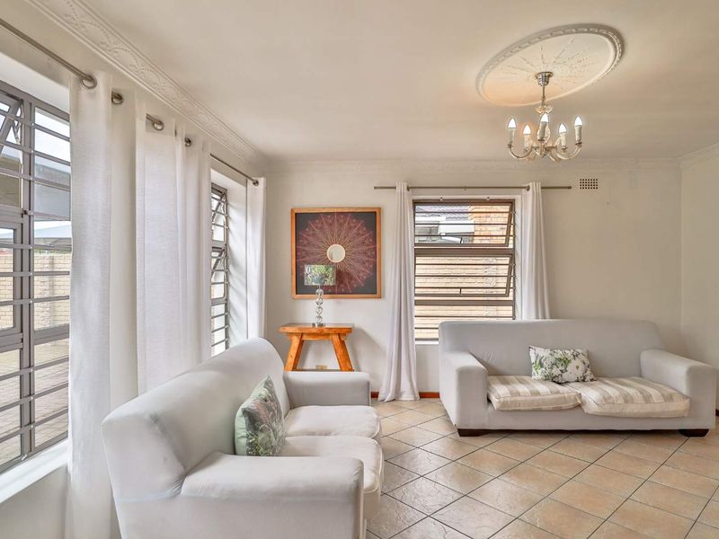 A Rare Gem in the Heart of Diep River - Photo 8