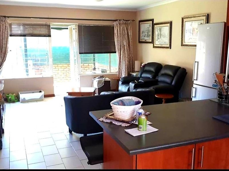 2 Bedroom townhouse in Edleen - Photo 5
