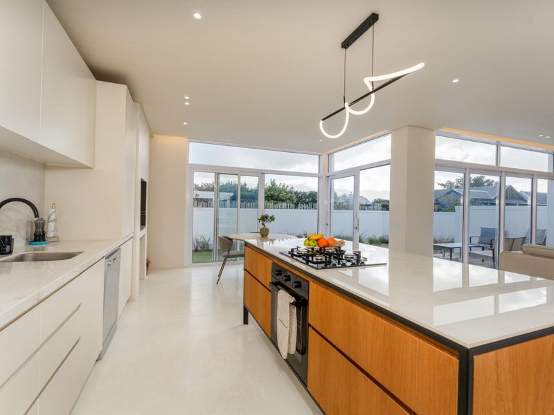 14 The Aviary, Imhoffs Gift – Brand New Coastal Elegance - Photo 1