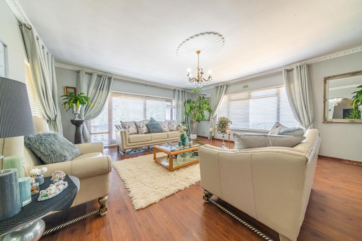 Spacious Furnished Loevenstein Home with Panoramic Views - Photo 5