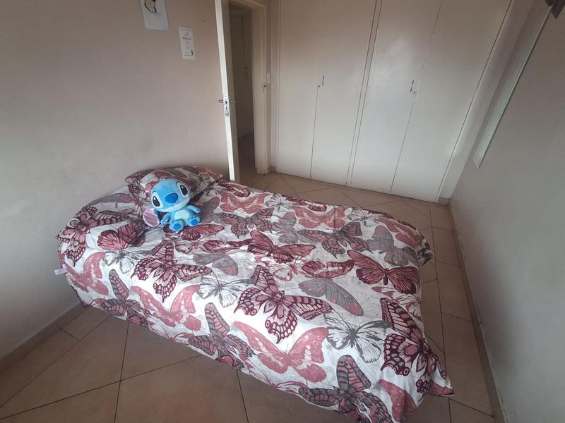 LOVELY UPSTAIRS UNIT IN BRACKENVELD VILLAS - Photo 9