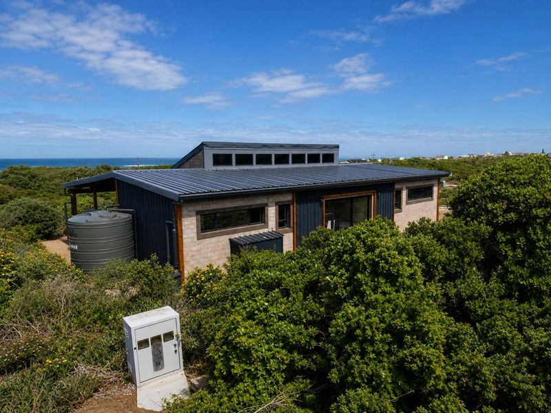 The Home Everyone Will Be Talking About - Photo 1