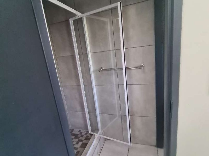 Lantana, Bachelor to rent - Photo 9