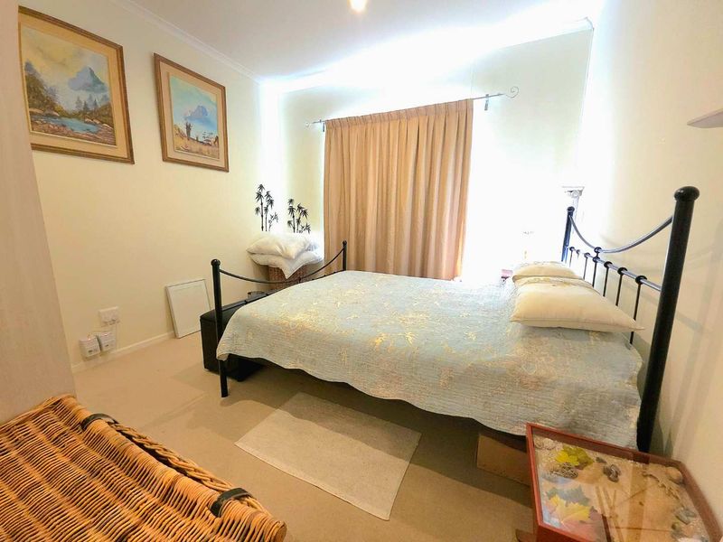 Stylish Family Living in the Heart of Parklands. - Photo 10