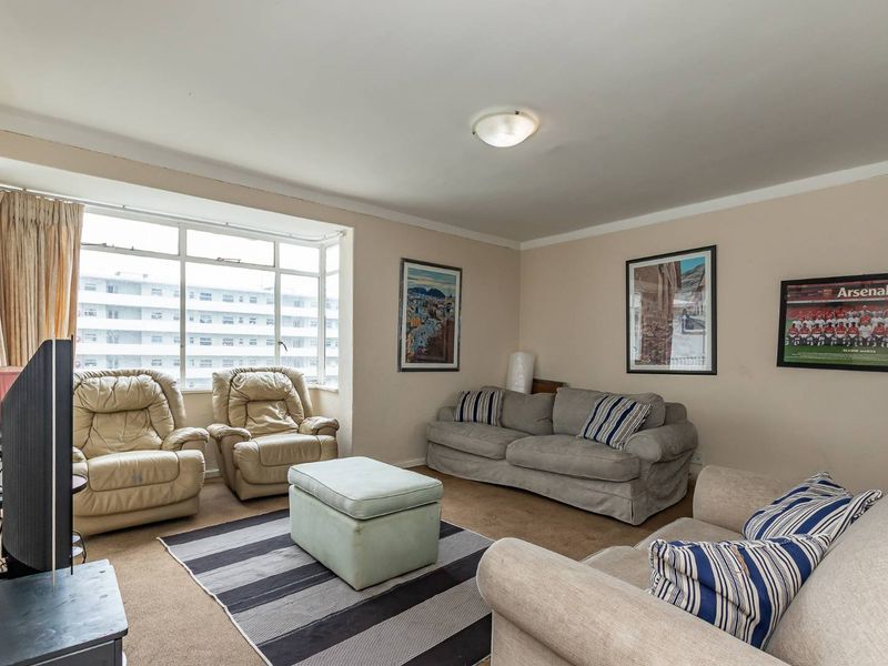 Lock up and go 2 Bed Apartment in the heart of Plumstead - Photo 5