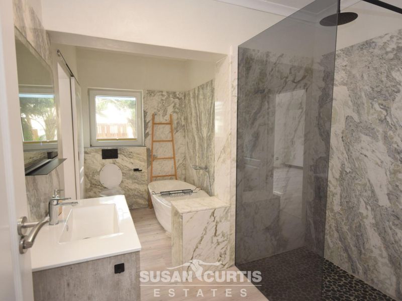 3 BEDROOM HOUSE WITH SPACIOUS FLAT IN VINETA IS FOR SALE - Photo 5