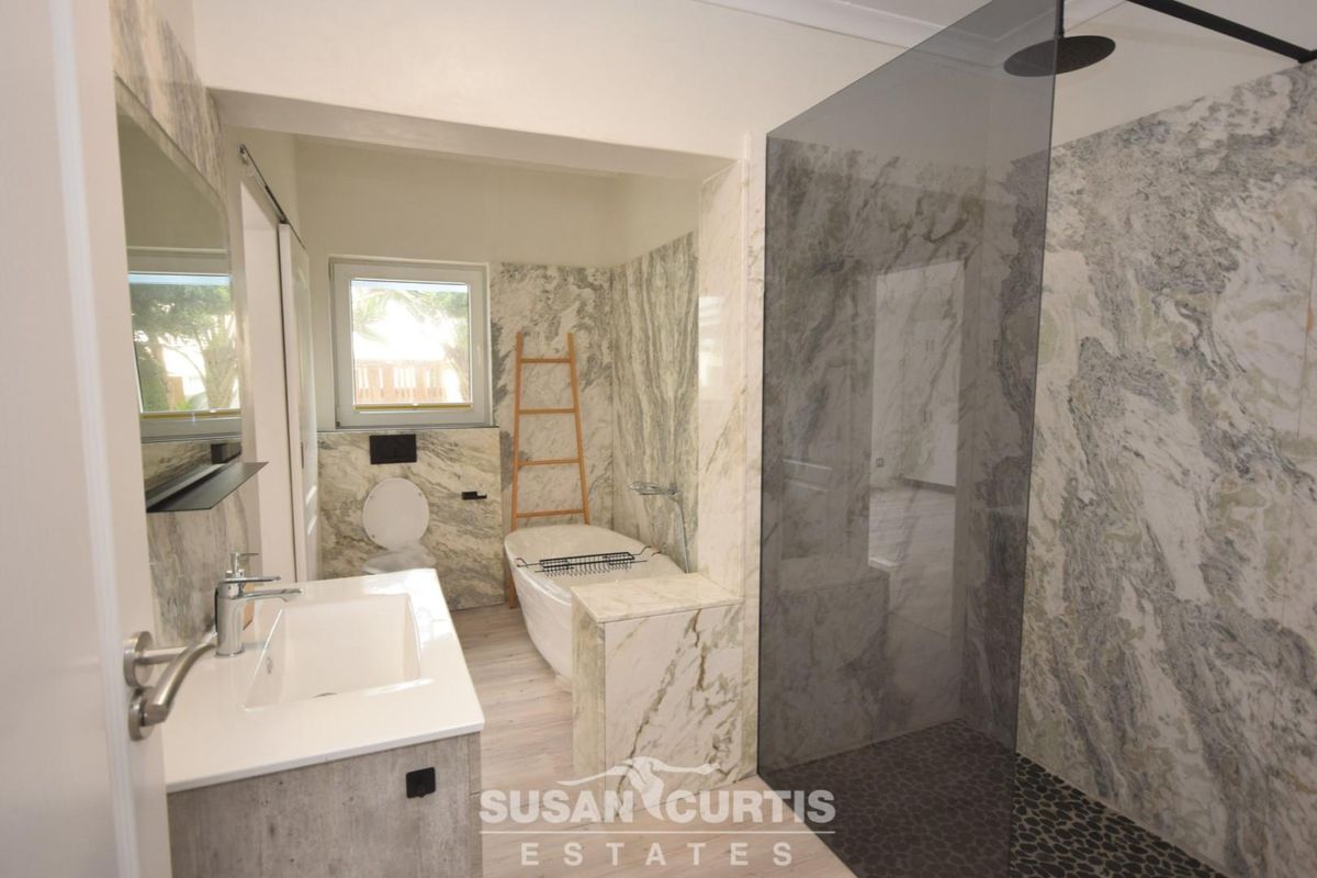 3 BEDROOM HOUSE WITH SPACIOUS FLAT IN VINETA IS FOR SALE - Photo 5