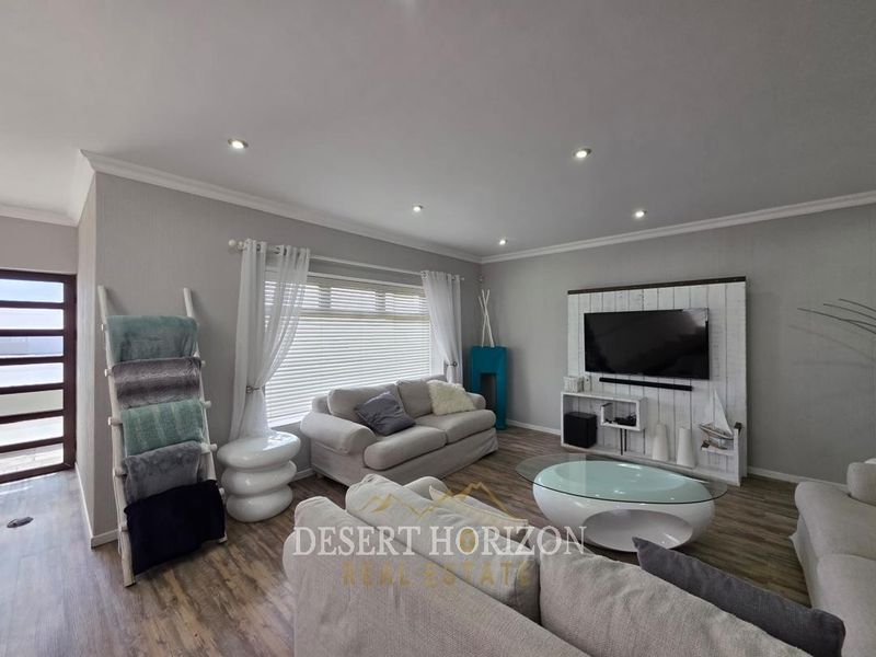 Swakopmund, Ocean View | Modern 4 Bedroom Home Including Furniture - Photo 10